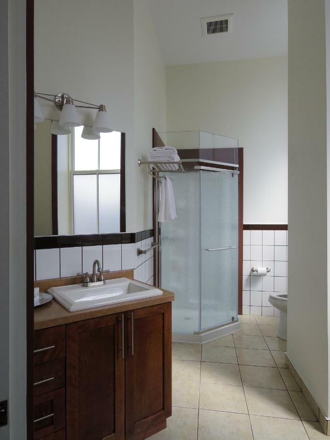 שרלוט טאון Water Suites מראה חיצוני תמונה